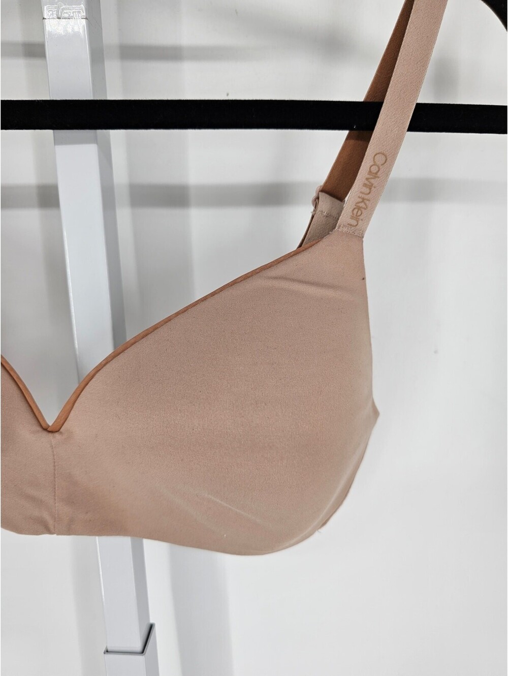Calvin Klein womens Sz M Classic Lightly Padded T Shirt Bra Solid Beige - Picture 2 of 4
